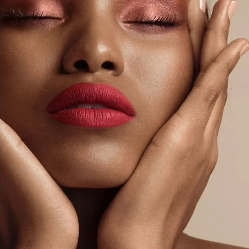 NEW! IL MAKIAGE INFINITY LONG-WEAR MATTE LIP CREAM in Matte Guilty 404